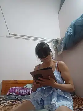 Linda-yiyi webcam
