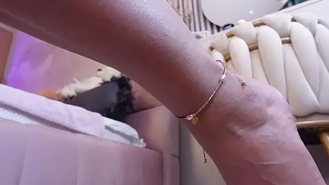 JullyBlair webcam