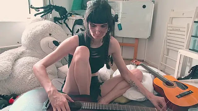 CeriseLapine webcam