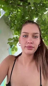 kikiwatson (F young) - Show ass in public ❤️😍