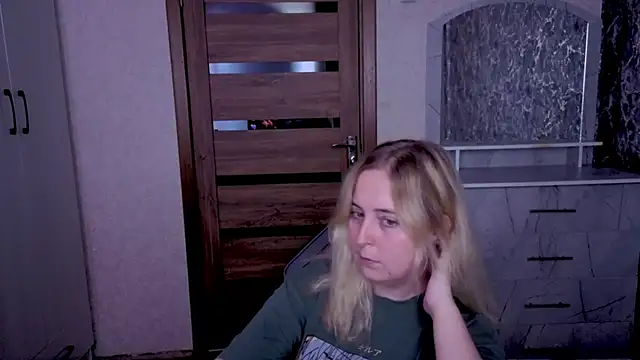 Kristy-Max webcam