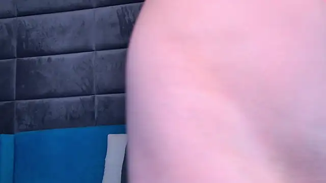 KarmaFoxx webcam