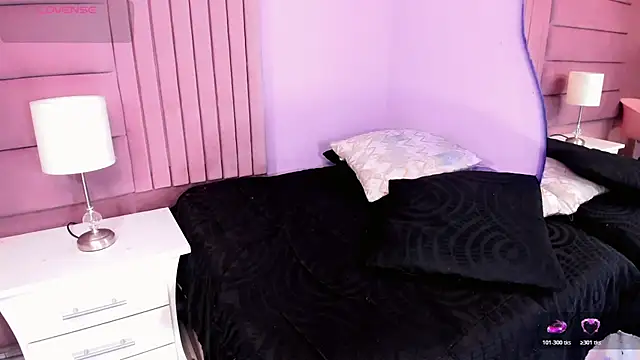 CALLMEATENEA webcam