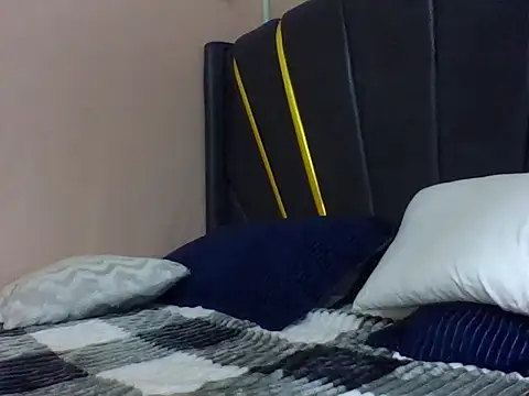 Curvyqueeh webcam
