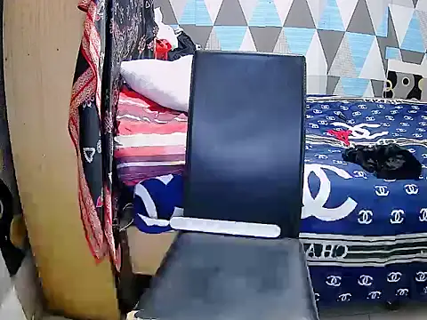 Trish_CurveCock webcam