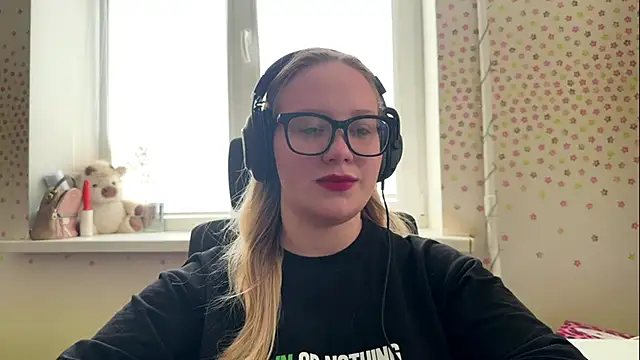 TashaDarm webcam