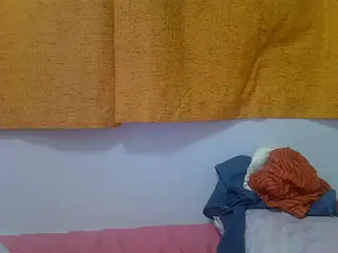 kaya_bear webcam