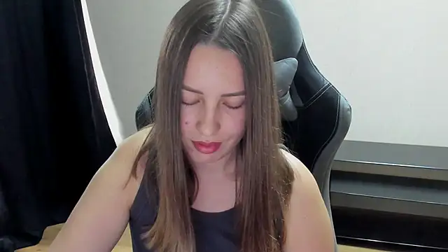 mia_shy1 - Mia_shy1's free webcam - UK Sex Cams