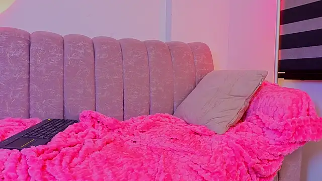 _scarletmoore webcam