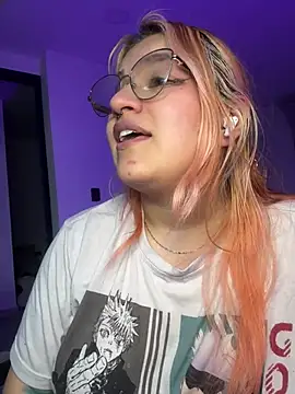 Sophia_Weest99 webcam