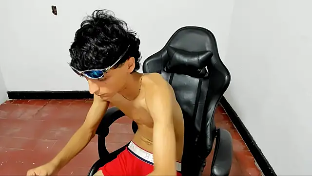 Leal_cute666 webcam