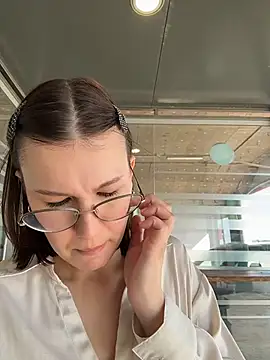 RinaCat live cam on StripChat