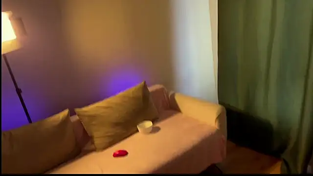 milliedoll live cam on StripChat