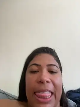 ZahraAmira_ live cam on StripChat