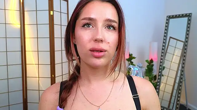 AnikaHarryson live cam on StripChat
