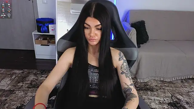 AnacondaOnn live cam on StripChat