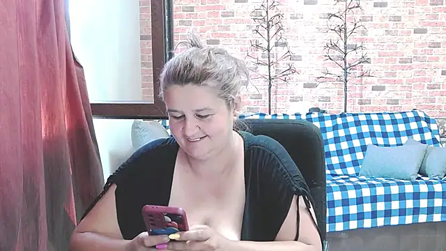 ElisaMILF webcam