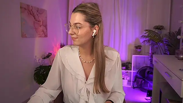 Live sex cam di LucreciaStorm