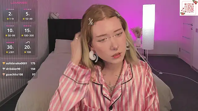 Elira_Vane webcam