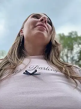 Wonder_Kari webcam