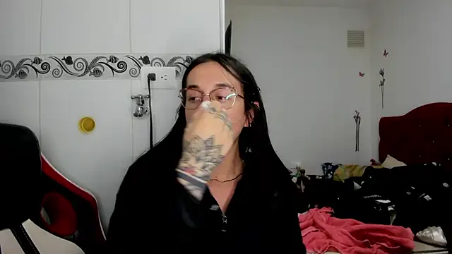 Sweet-Suck69 webcam