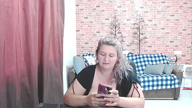 ElisaMILF webcam