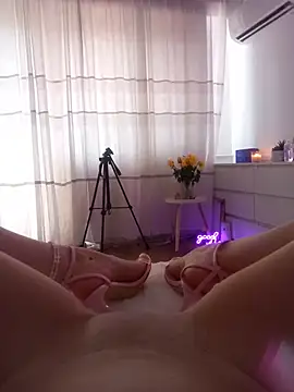 LauraDelightX webcam