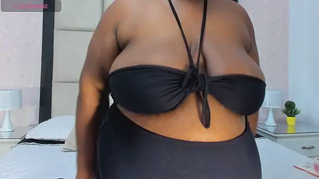 TreisyVixen webcam