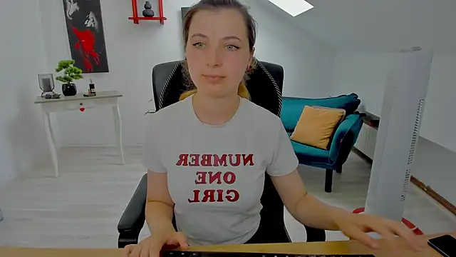 CamelliaStone live cam on StripChat