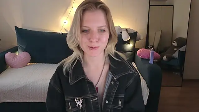 Viki_Charm webcam