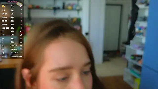 AliviaWithLove webcam