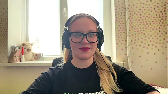 TashaDarm webcam