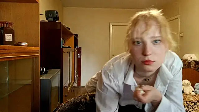 CuteLittleAngel webcam