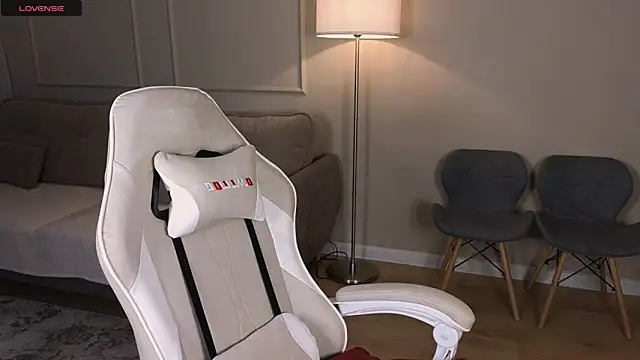 cutienaughtygirl webcam