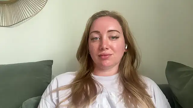 arielsweetieee webcam