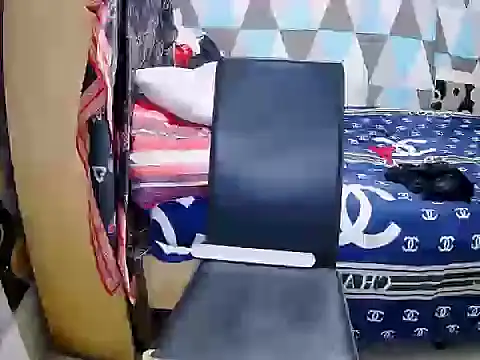 Trish_CurveCock webcam