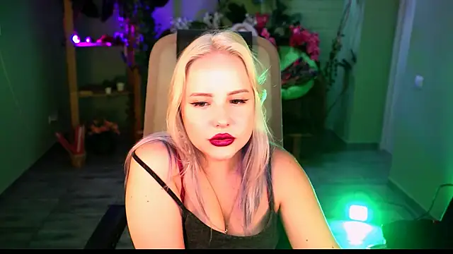 stellawatts webcam