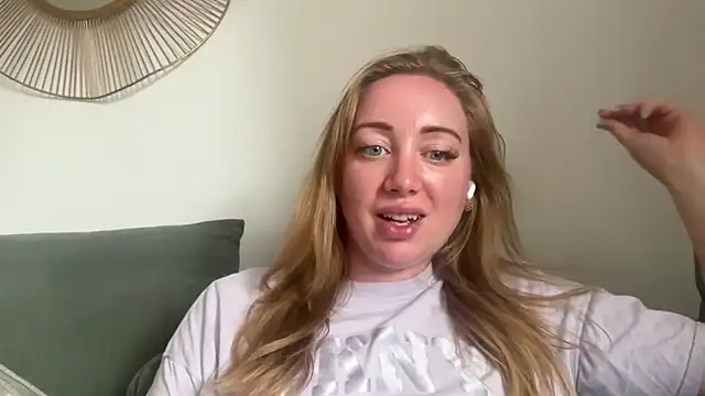 arielsweetieee webcam