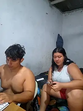 ParejaCurvy20 webcam