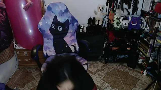 kureiji_hentaii webcam