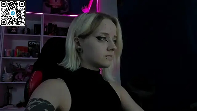 Holy_Mistress_S webcam