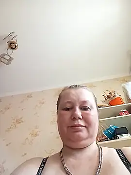 KiraStanton webcam