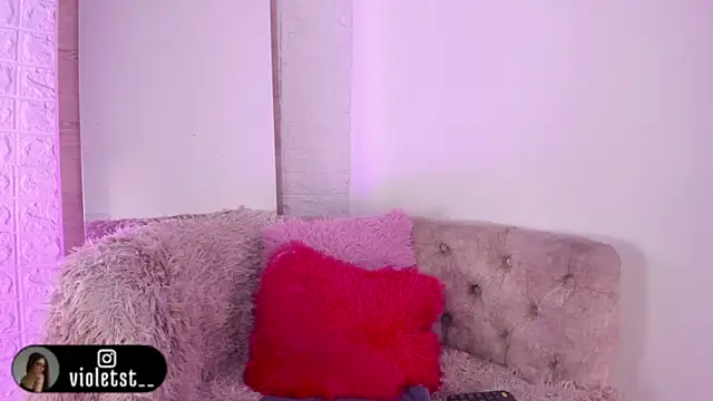 VioletWinters webcam