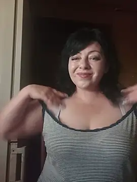 DancingMOMMY webcam
