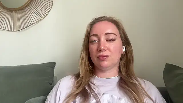 arielsweetieee webcam