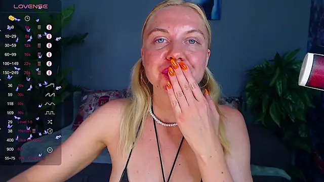 FromRussia live cam on StripChat
