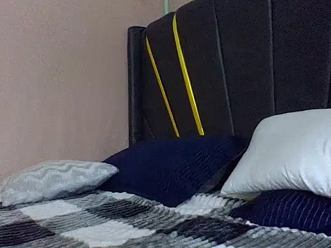 Curvyqueeh webcam