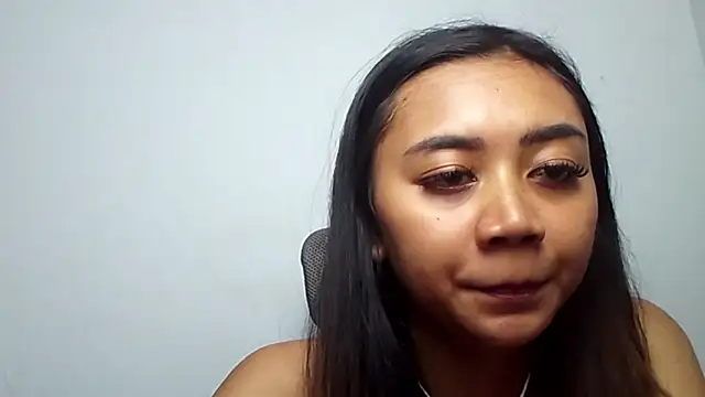 kristieortmann - KristieOrtmann's free webcam - UK Sex Cams