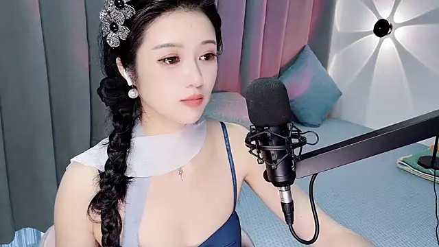 Momo-Wow webcam