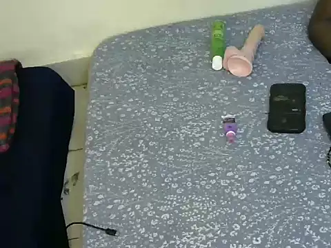 brownfinegirl22 webcam